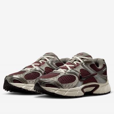 NIKE NIKE W NIKE V5 RNR BURGUNDY CRUSH/BLACK-COLLEGE GREY-LT OREWOOD BRN-CAVE
